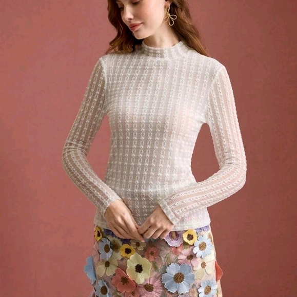 LACE TEXTURED SEMI SHEER T-SHIRT - Picture 1 of 4
